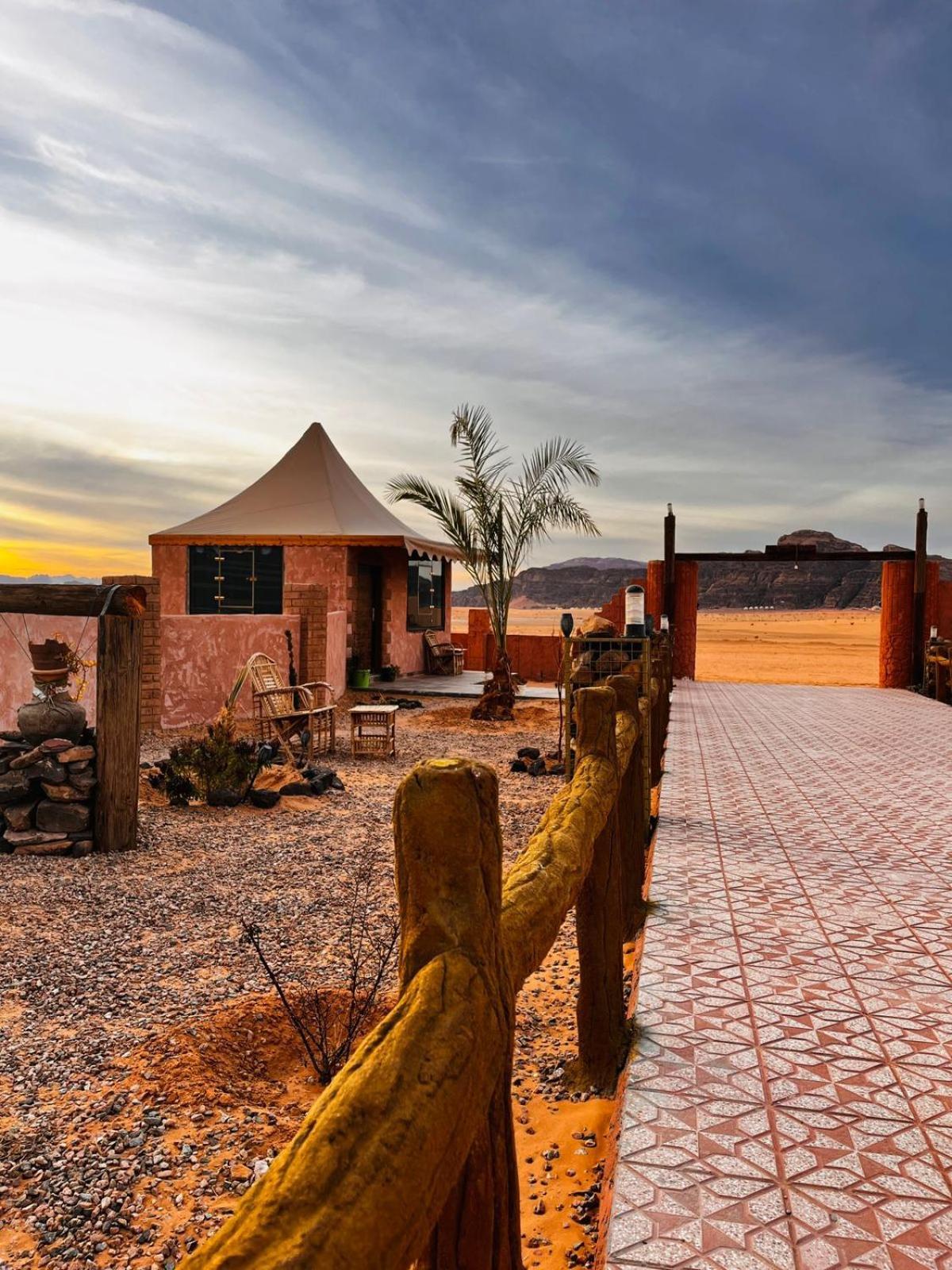 Waseem Luxury Camp Wadi Rum Exterior photo